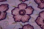 Georgette salmón estampado pintado y bordado a mano con flores