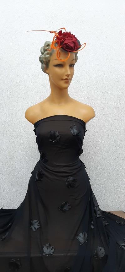 Georgette negro de seda natural con aplicaciones de mariposas