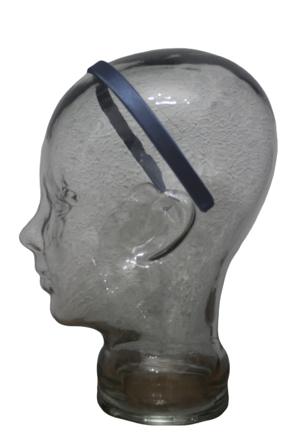 Diadema o pasada forrada de raso color azul porcelana.