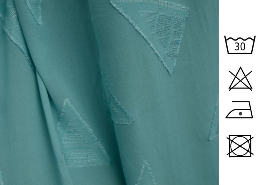 Crepé  verde con con aplicaciones triangulares