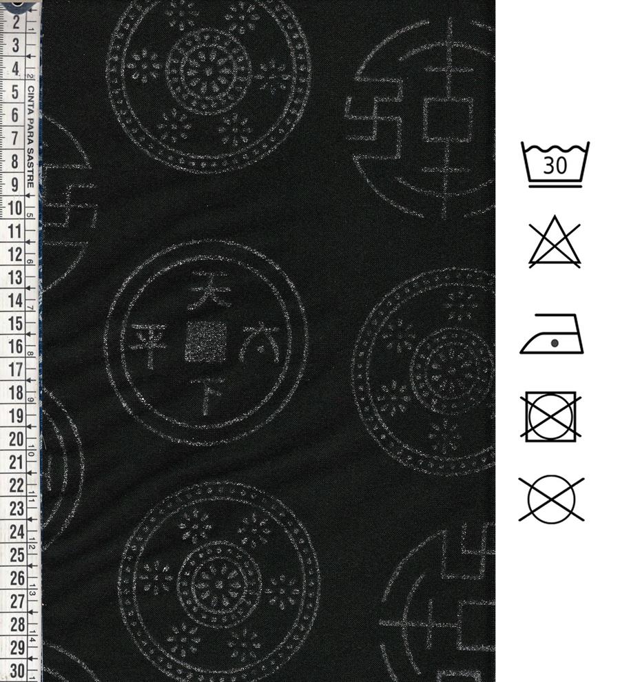 Satén negro estampado con motivo oriental en plata
