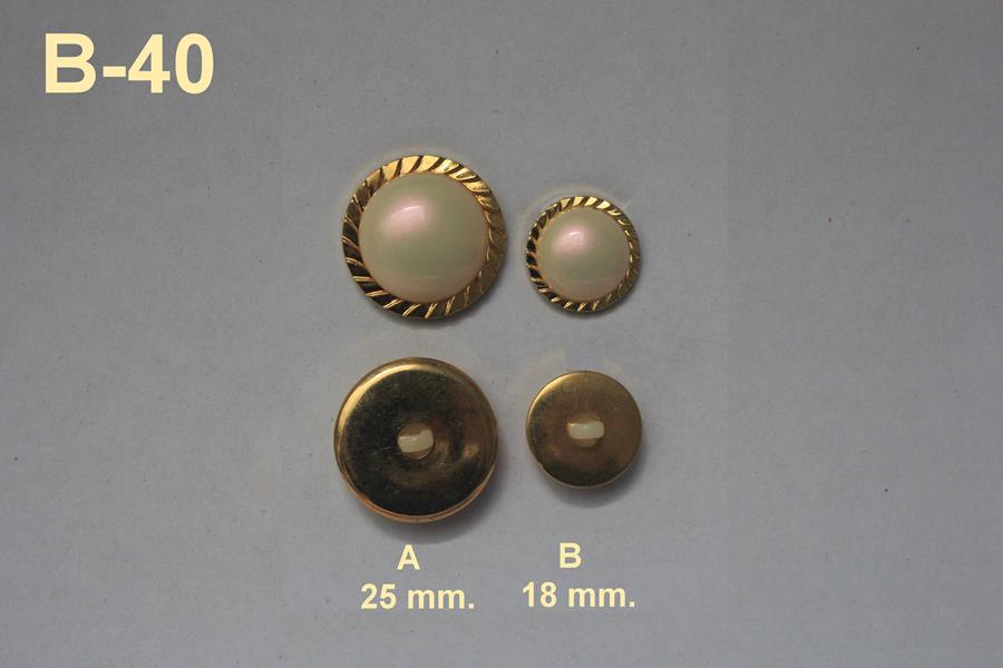 Botón de perla Chanelcon filo dorado 