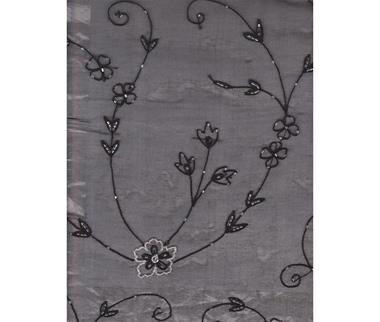 Pieza de organza de seda negra bordada con cordoncillo negro y cuentas tubulares blancas | SG-4539-1 | Tejidos, telas, complementos, tocados,sombrerería, plumas, tiras, encajes, bordados, botones, moda.