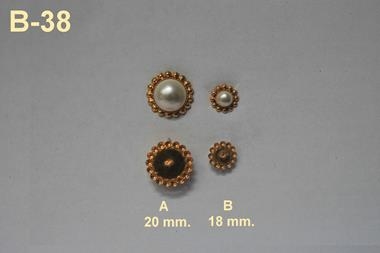 Botón Chanel de perla con filo dorado  | B38 | Tejidos, telas, complementos, tocados,sombrerería, plumas, tiras, encajes, bordados, botones, moda.